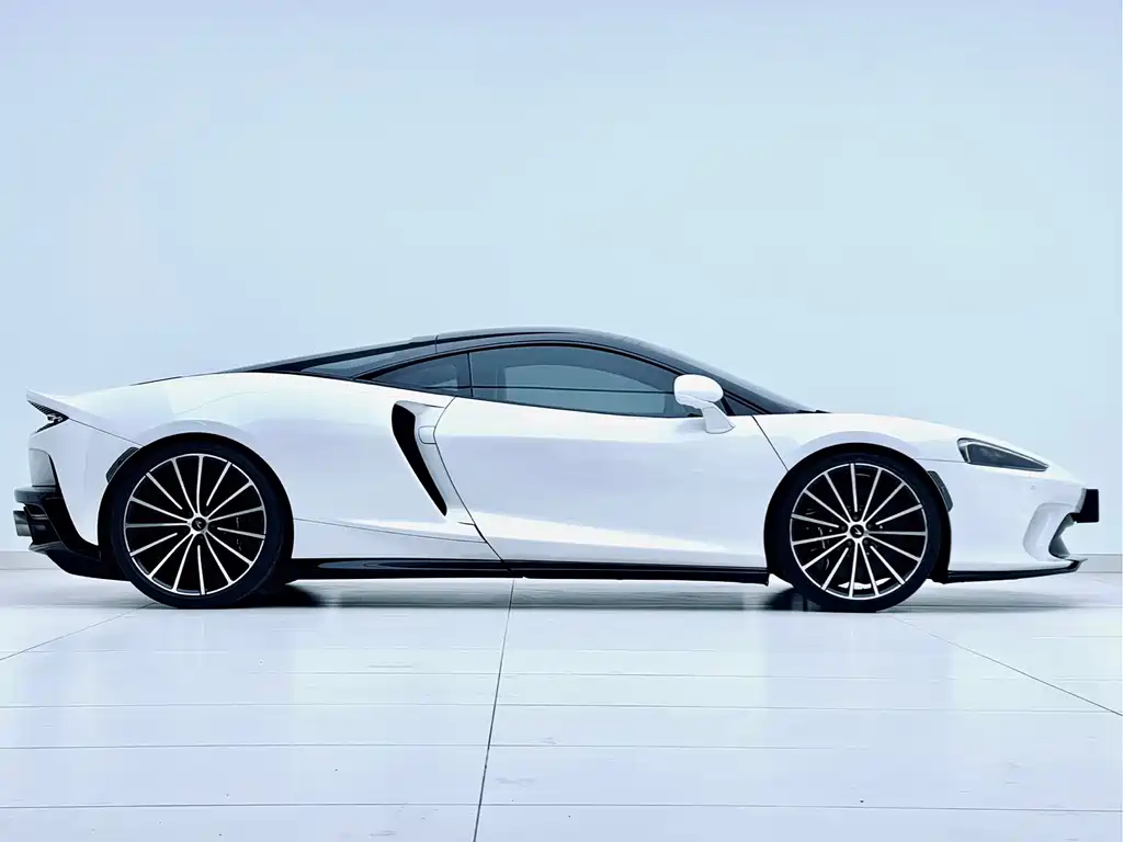 McLaren GT 2022 — фото 13