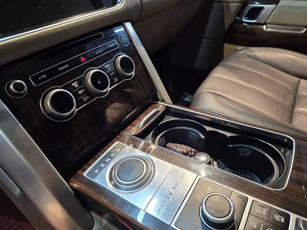 Land Rover Range Rover 2015 — фото 8