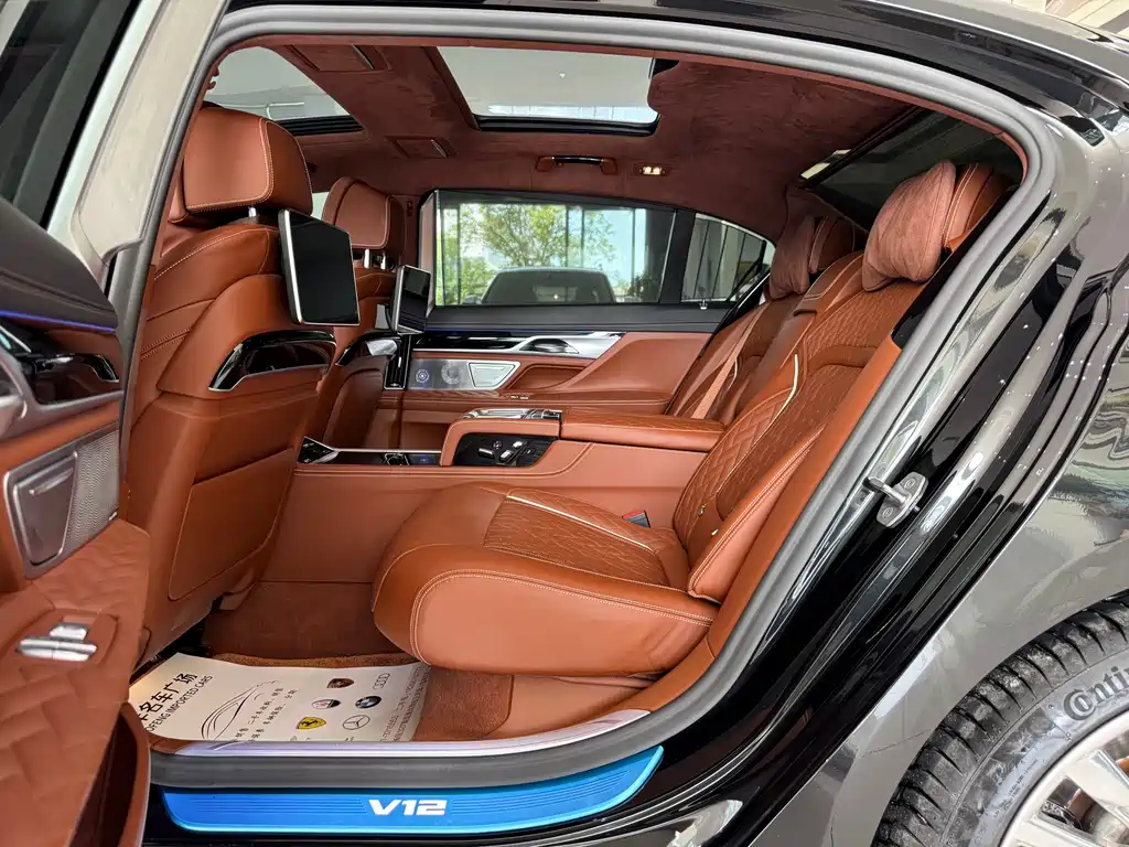 BMW 7 Series 2021 — фото 14