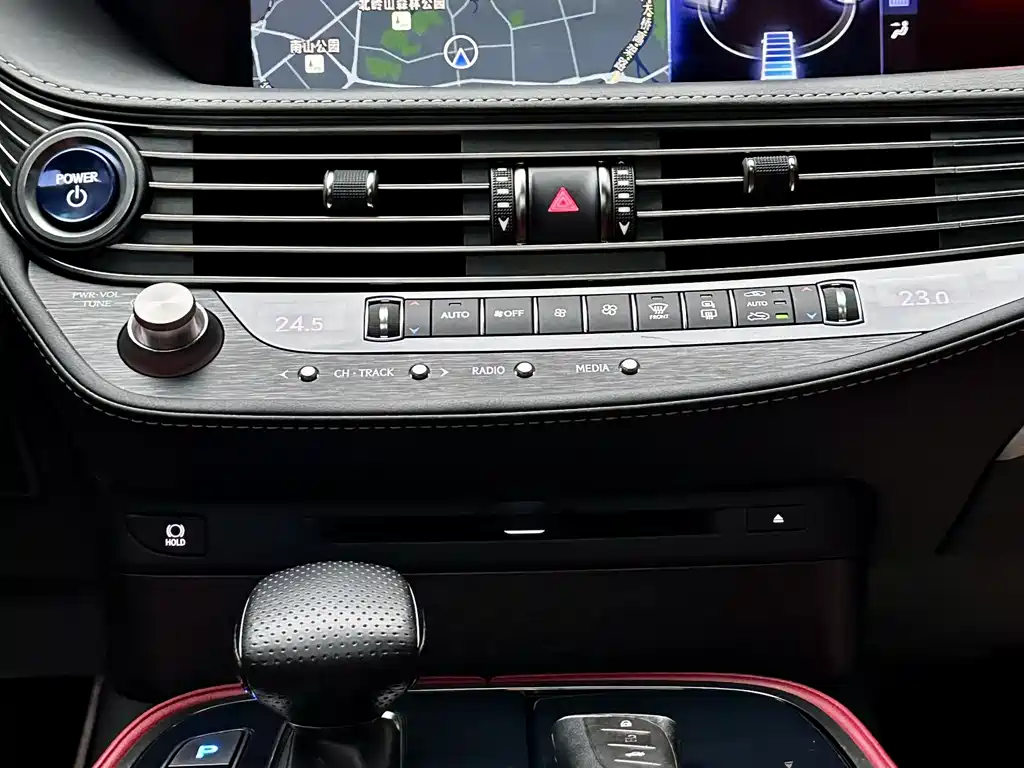 Lexus LS 2018 — фото 14