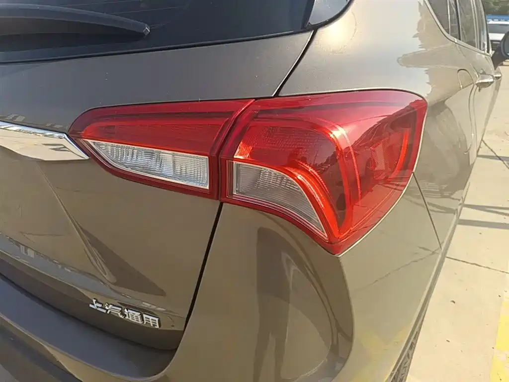 Buick Envision Plus 2018 — фото 8
