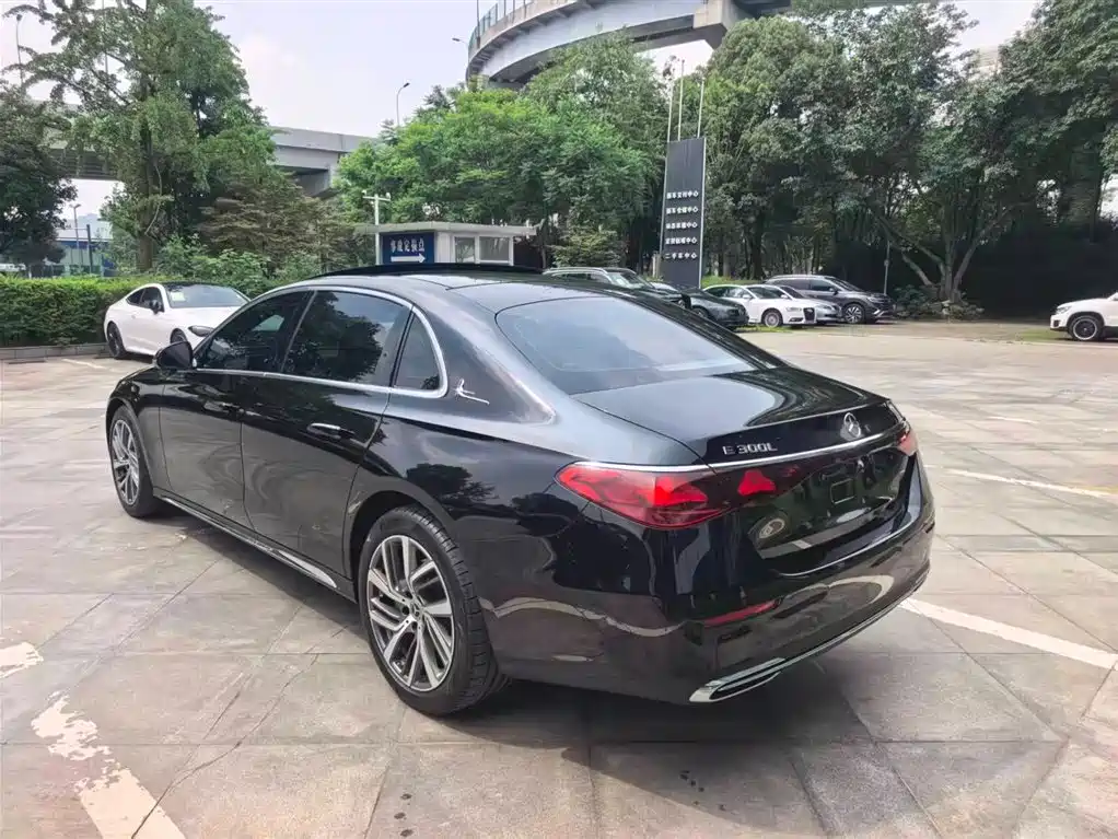 Mercedes-Benz E-Class 2024