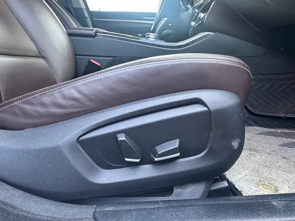 BMW 5 Series 2015 — фото 28