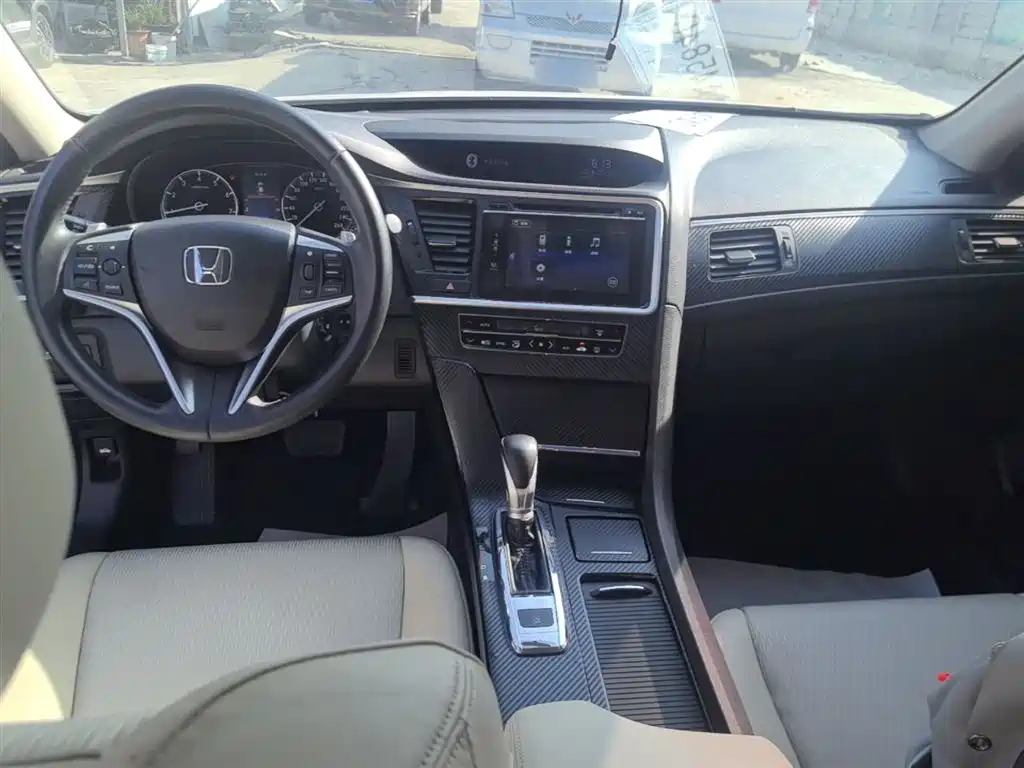 Honda Spirior 2016 — фото 10