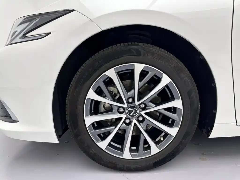 Lexus ES 2025 — фото 29