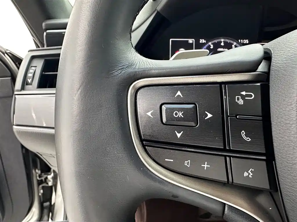 Lexus ES 2023 — фото 16
