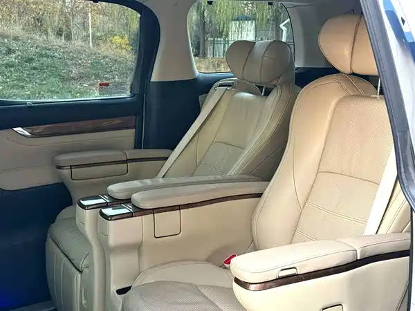 Toyota Alphard 2015