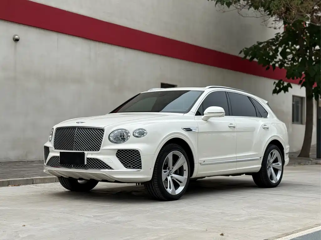 Bentley Bentayga 2021 — фото 1