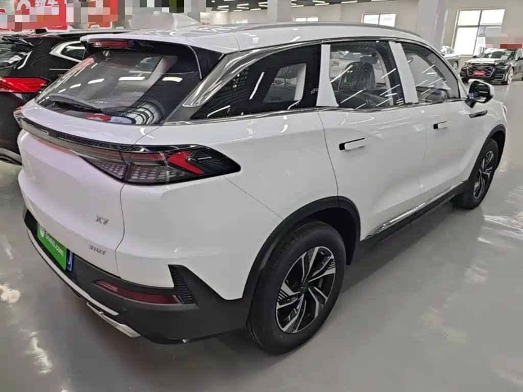BAIC X7 2025 — фото 7