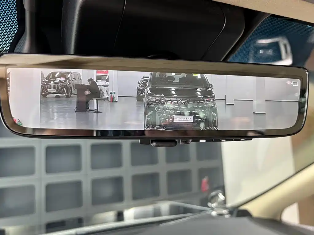Toyota Alphard 2020 — фото 24