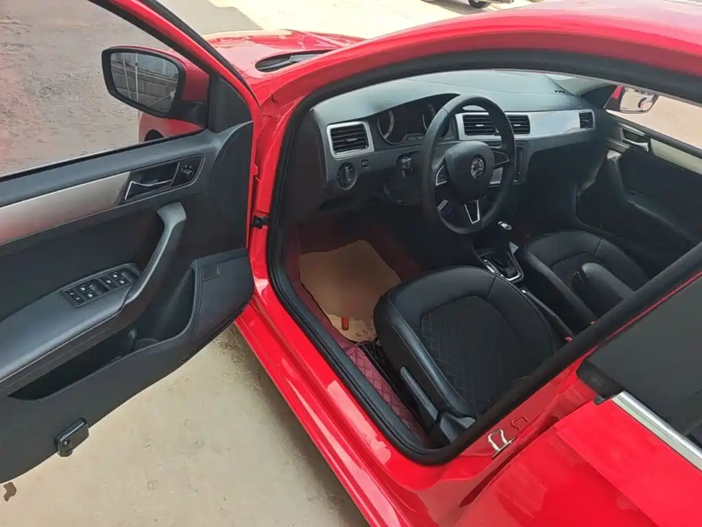 Skoda Rapid Spaceback 2020 — фото 16