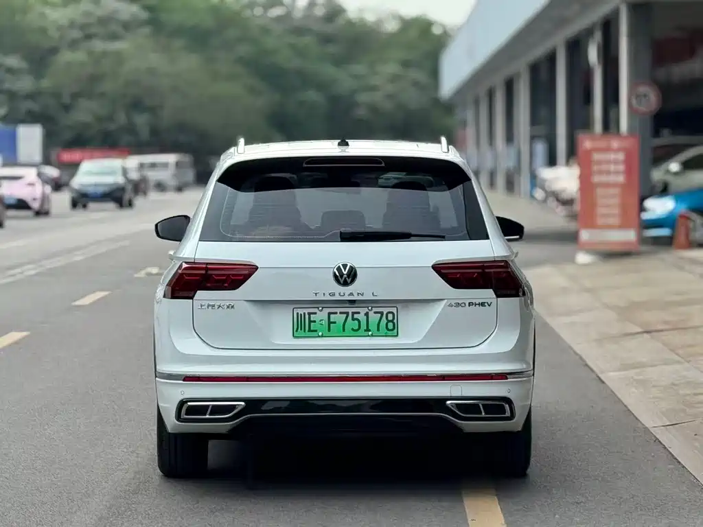 Volkswagen Tiguan L Plug-In Hybrid 2023 — фото 13