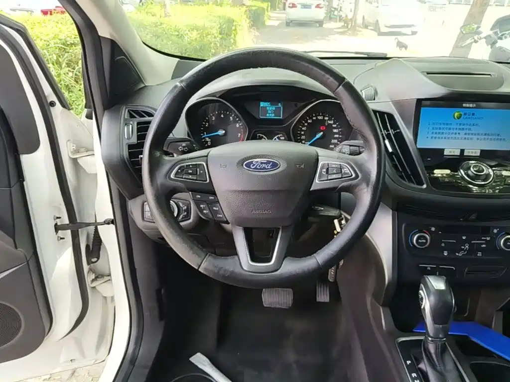Ford Kuga 2018 — фото 11