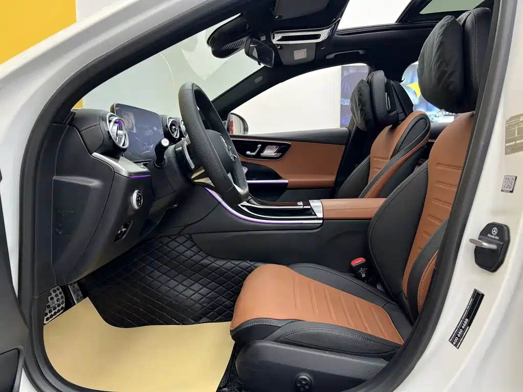 Mercedes-Benz C-Class 2025 — фото 13