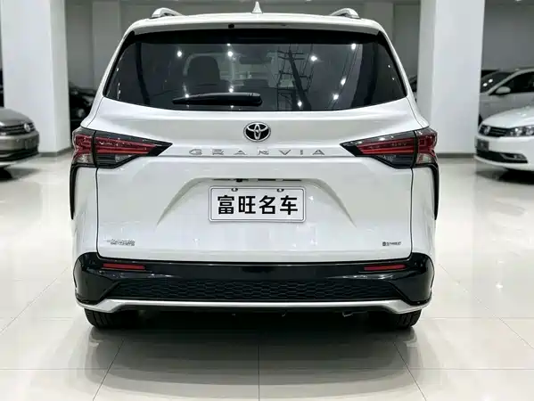 Toyota Granvia 2025
