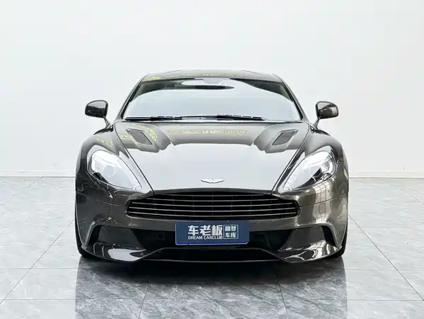 Aston Martin Vanquish 2016