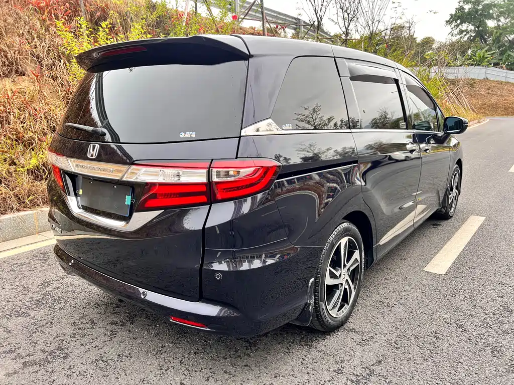 Honda Odyssey 2017 — фото 5