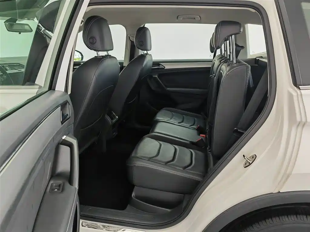 Volkswagen Tiguan L 2018 — фото 15