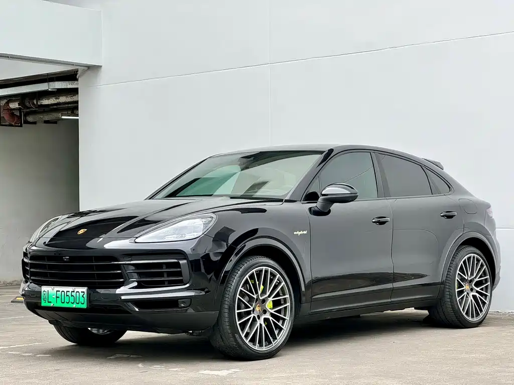 Porsche Cayenne Hybrid 2021 — фото 1