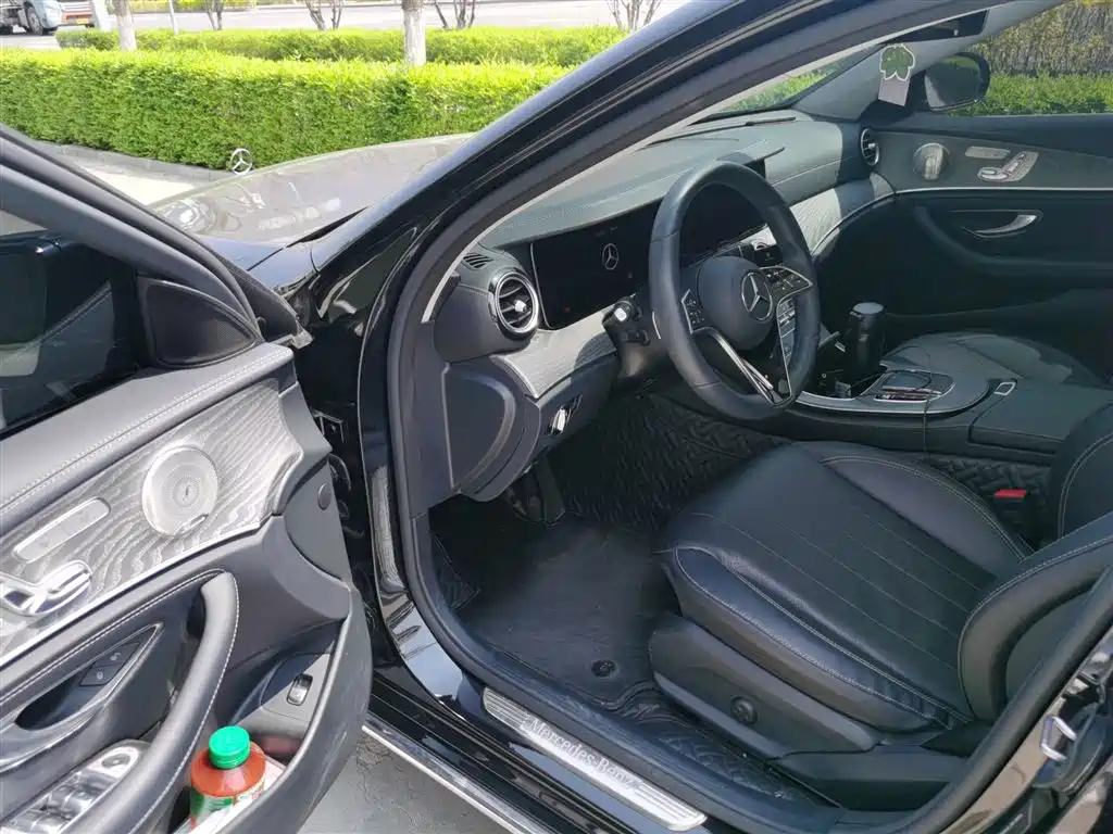 Mercedes-Benz E-Class 2023 — фото 13