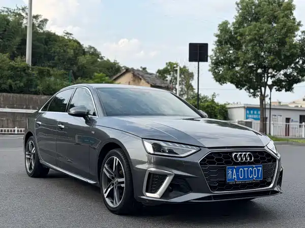 Audi A4L 2021