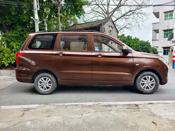 Wuling Hongguang 2019