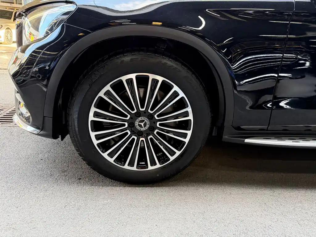 Mercedes-Benz GLC 2018 — фото 26