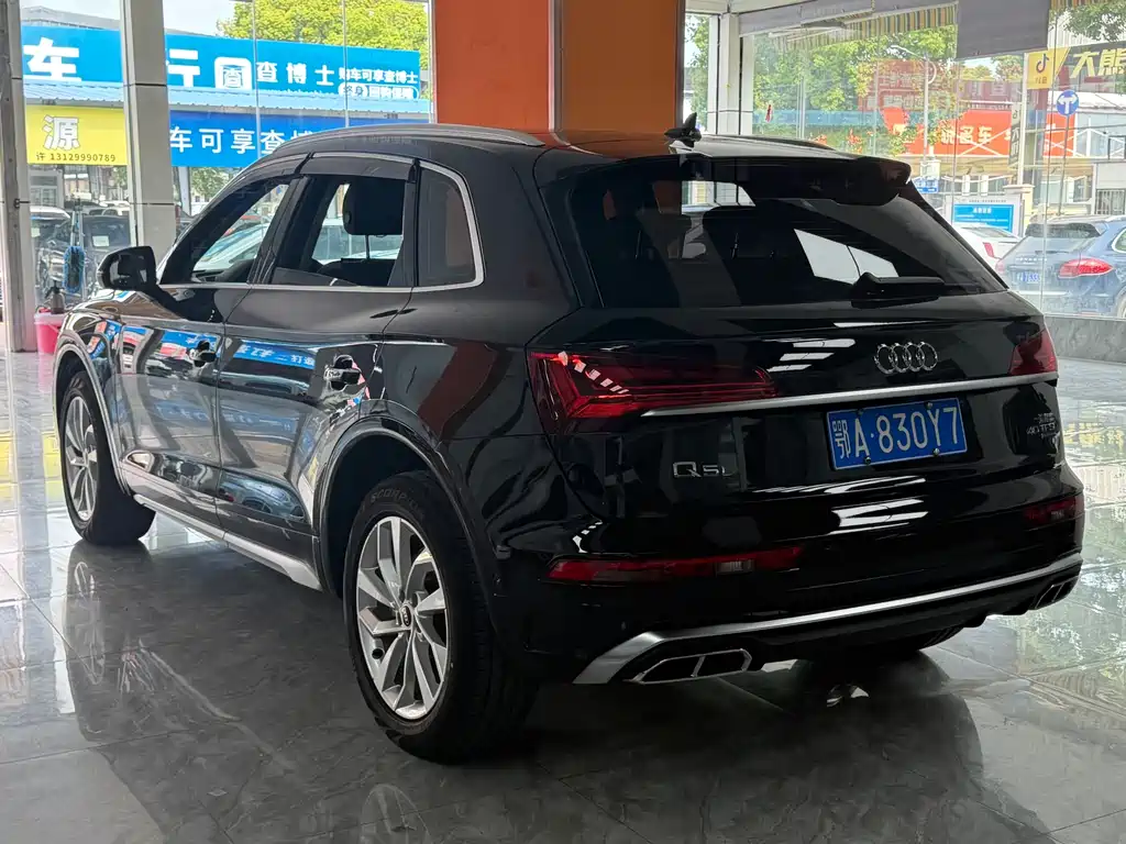 Audi Q5L 2021 — фото 12