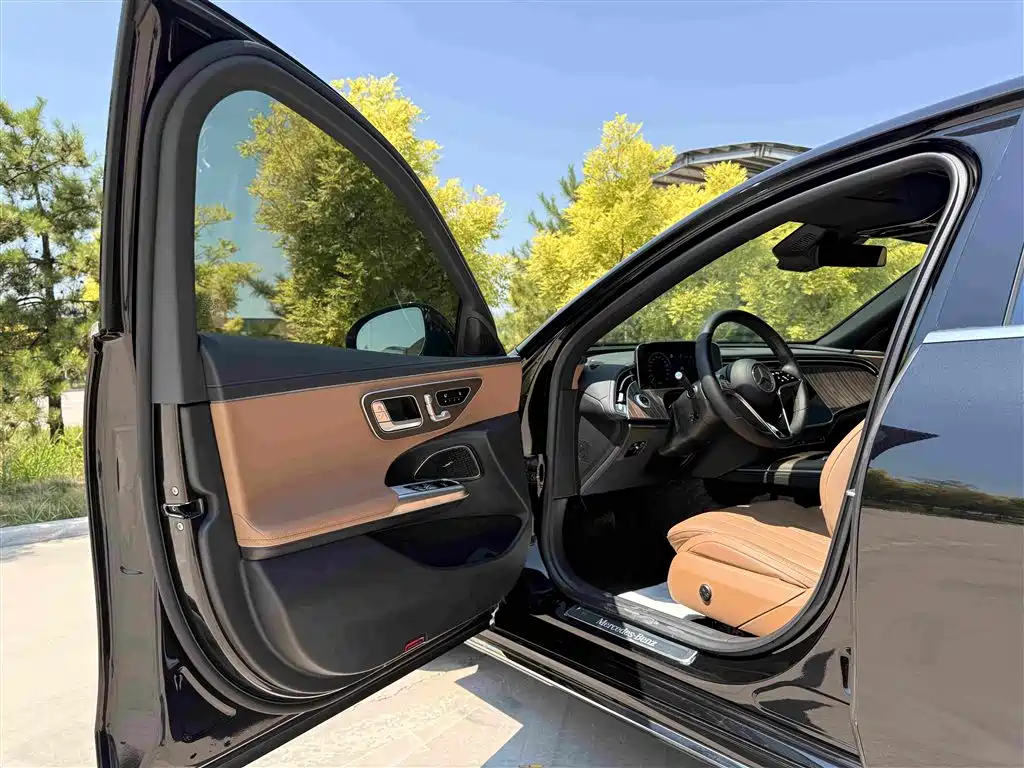 Mercedes-Benz E-Class 2024