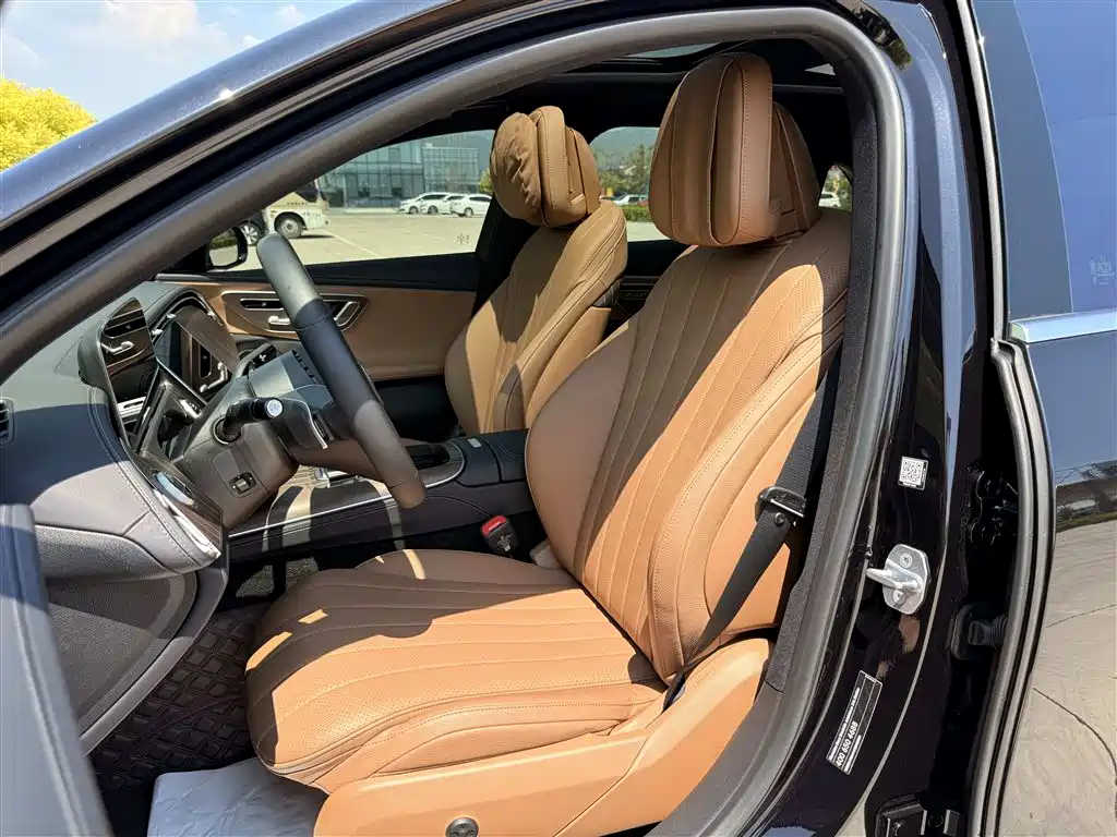 Mercedes-Benz E-Class 2024