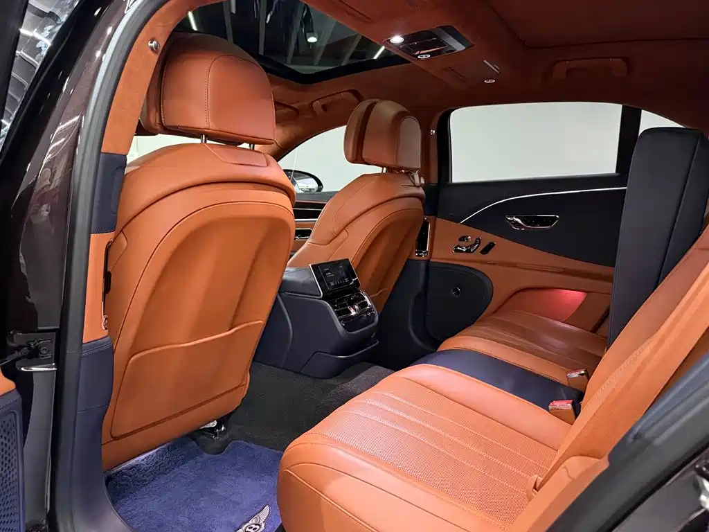 Bentley Flying Spur 2021 — фото 9