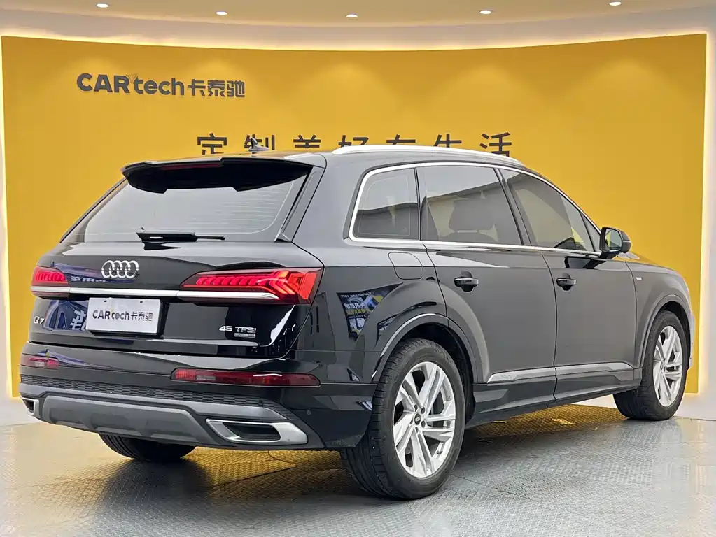 Audi Q7 2023 — фото 32