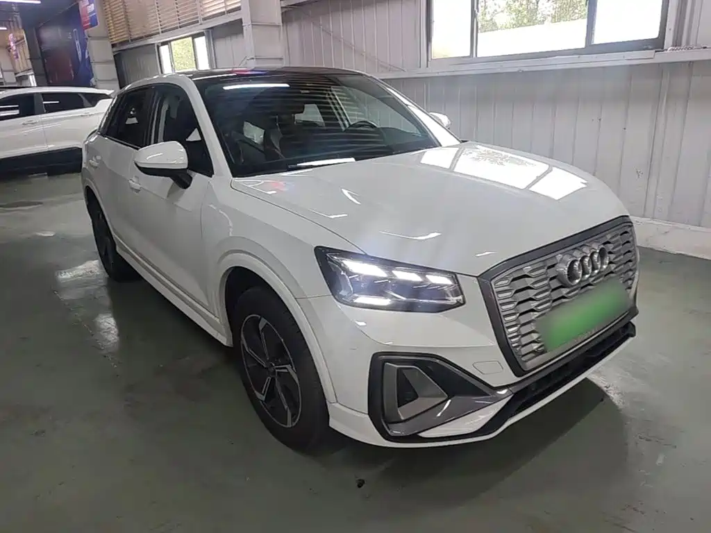 Audi Q2L E-Tron 2022