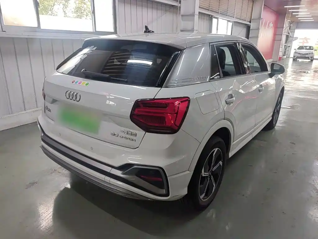 Audi Q2L E-Tron 2022