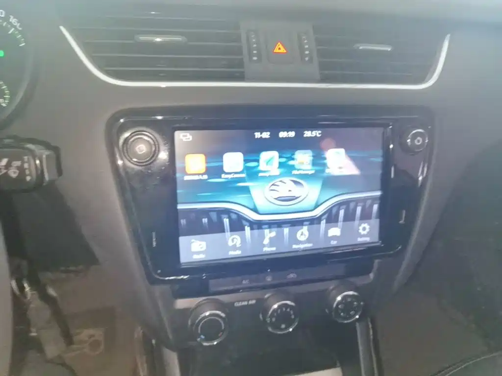 Skoda Octavia 2017 — фото 13
