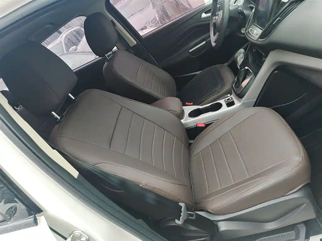Ford Kuga 2016 — фото 25