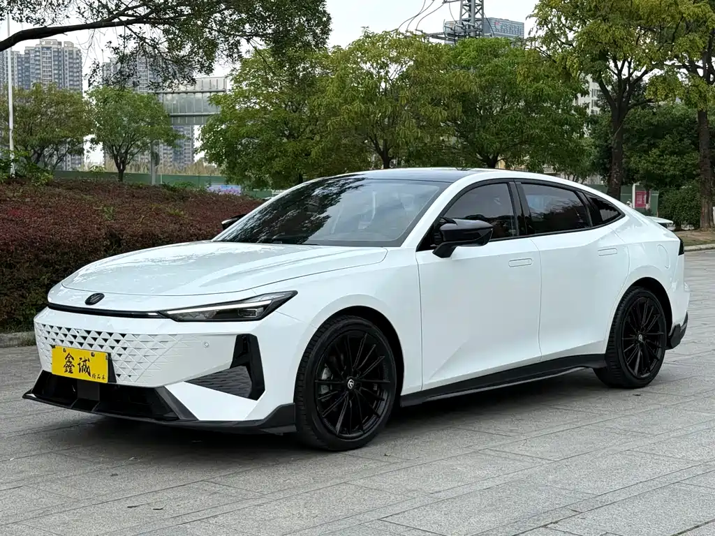 Changan UNI-V 2024