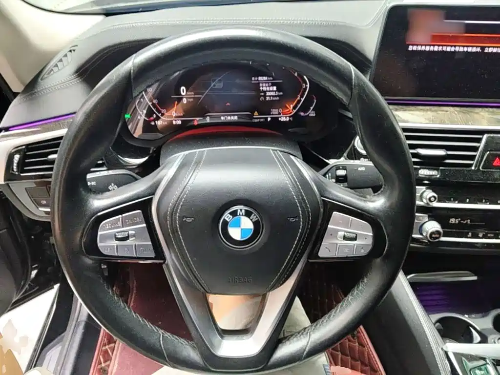 BMW 5 Series 2021 — фото 11
