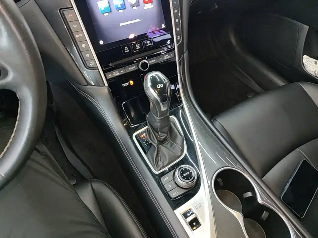 Infiniti Q50L 2018 — фото 14