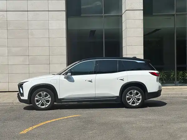 NIO ES8 2018