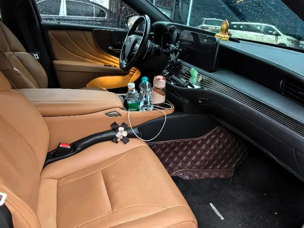 Lexus LS 2023