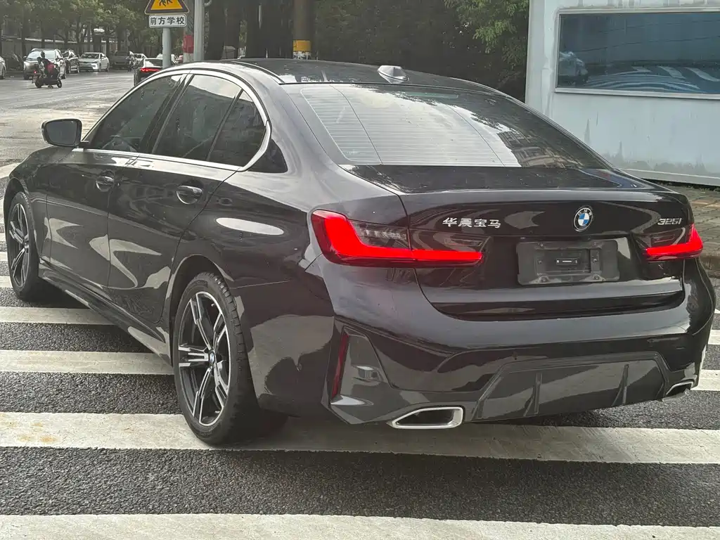 BMW 3 Series 2024 — фото 16