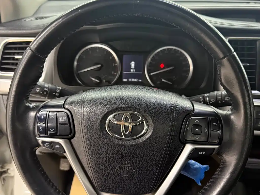 Toyota Highlander 2018 — фото 19