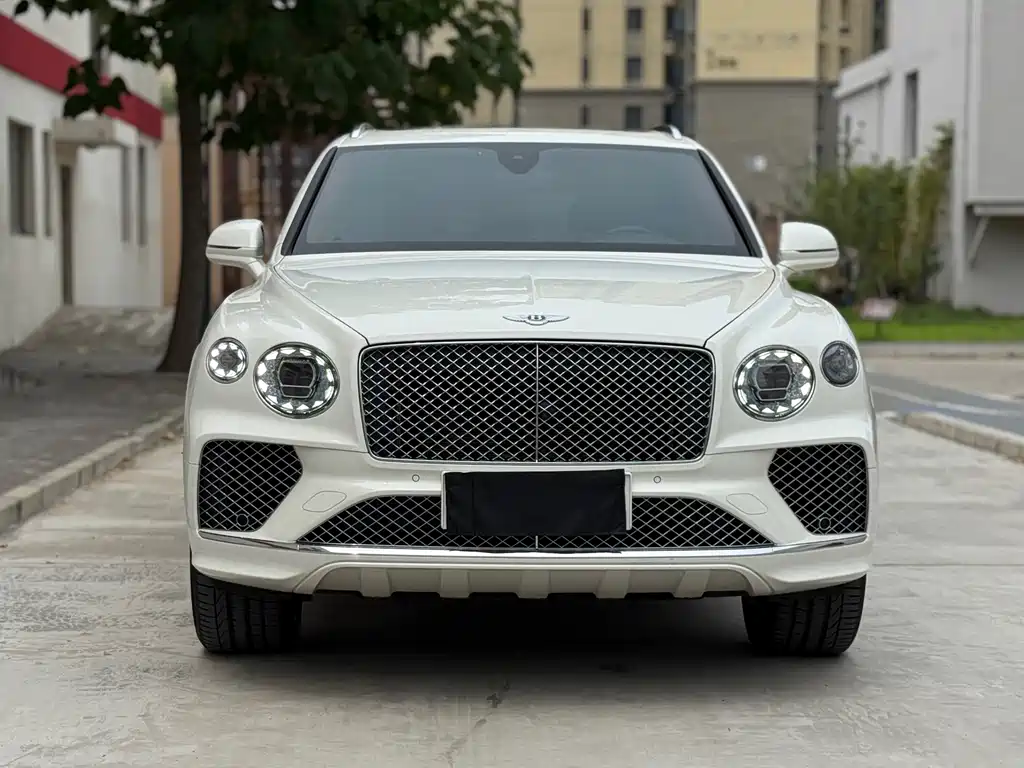 Bentley Bentayga 2021 — фото 2
