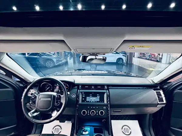 Land Rover Discovery 2019