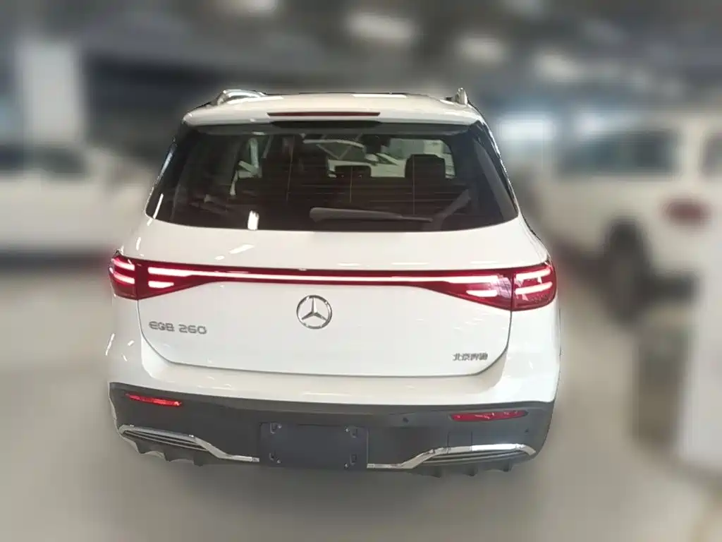 Mercedes-Benz EQB 2025 — фото 10