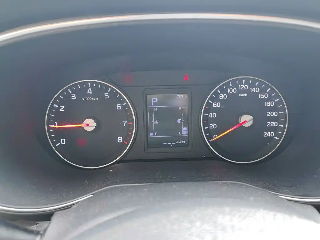 Kia KX3 Proud Running 2016