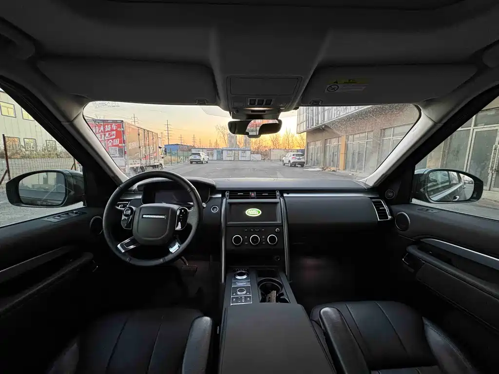Land Rover Discovery 2019 — фото 9