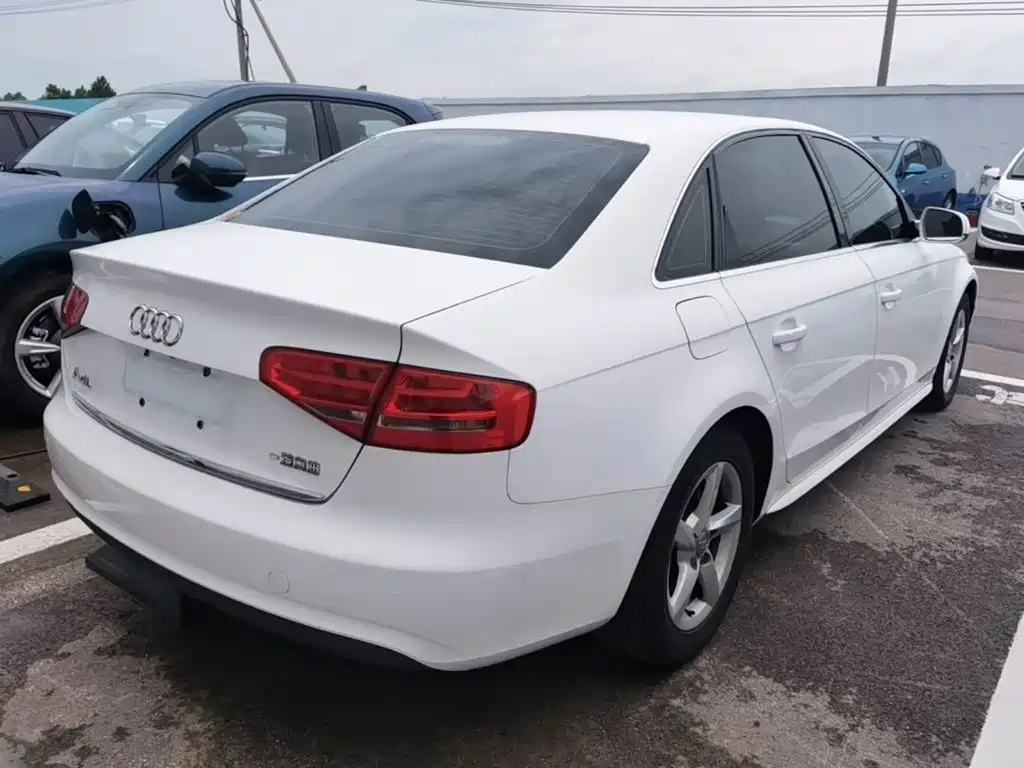 Audi A4L 2015
