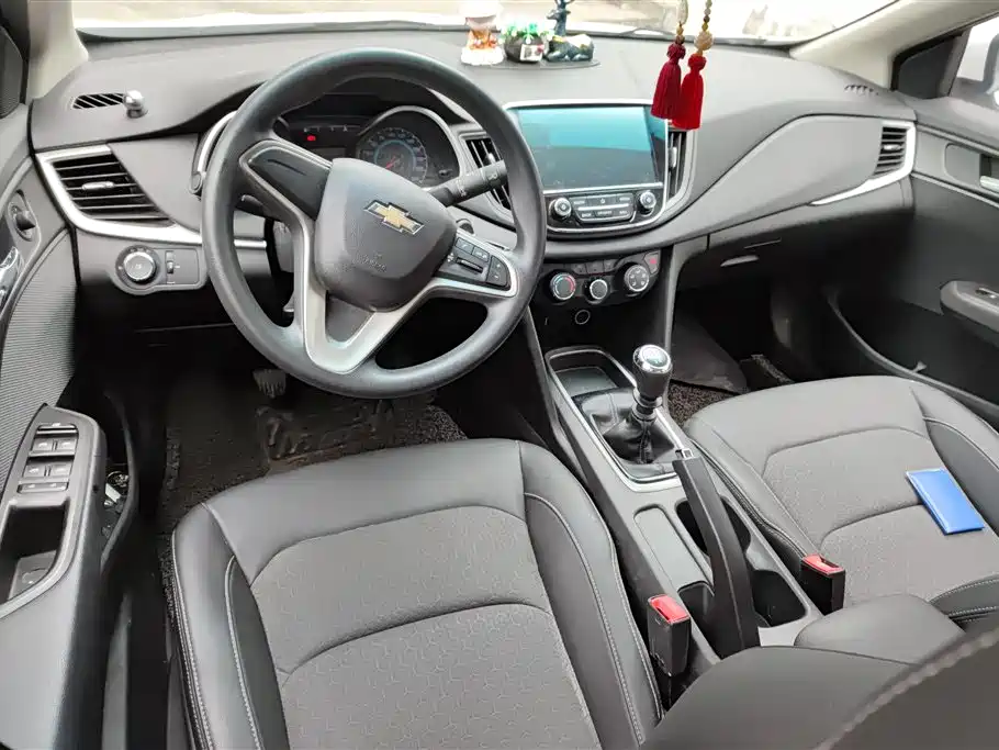 Chevrolet Cavalier 2017 — фото 10